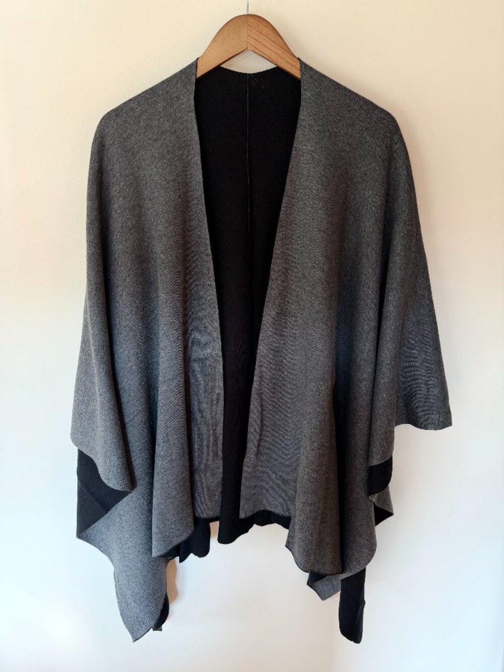 Reversible Two-Layer Wrap, Black/Gray, Possibly Lululemon Mandala, One Size